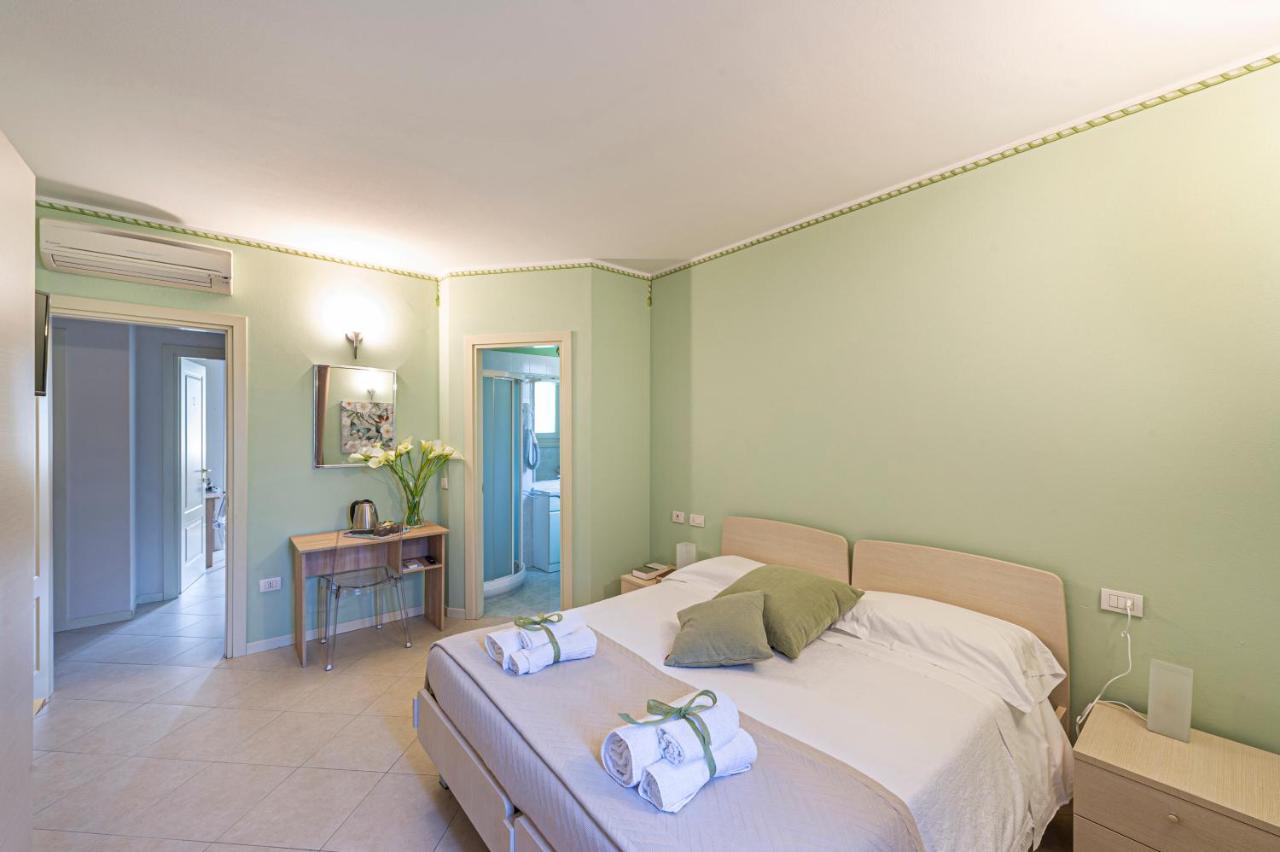 B&B Casa Paola Moniga del Garda Exteriör bild